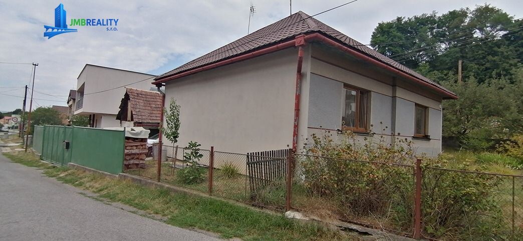 Rodinný dom v obci Poniky na rovinatom pozemku 705 m² — foto 2
