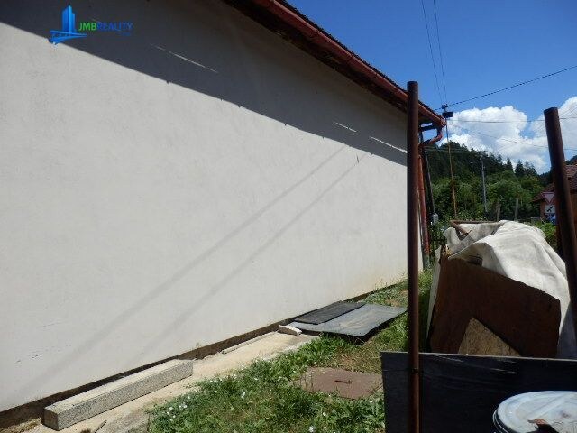 Rodinný dom v obci Poniky na rovinatom pozemku 705 m² — foto 4
