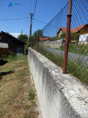 Rodinný dom v obci Poniky na rovinatom pozemku 705 m² — foto 11