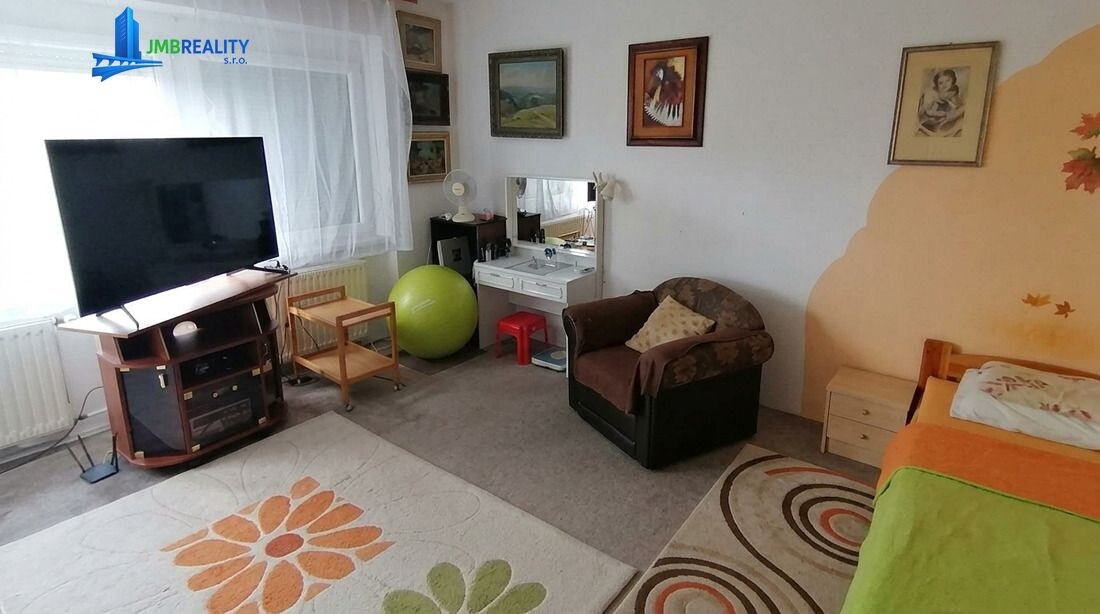 Priestranný 5-izbový radový rodinný dom s garážou a 3 lodžiami – Astrova ulica, Banská Bystrica — foto 8