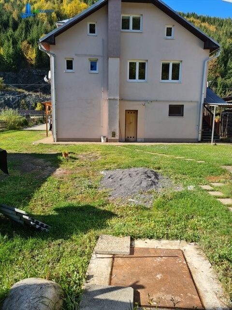 Zaujímavá väčšia nehnuteľnosť na bývanie, podnikanie, prípadne rekreáciu — foto 14