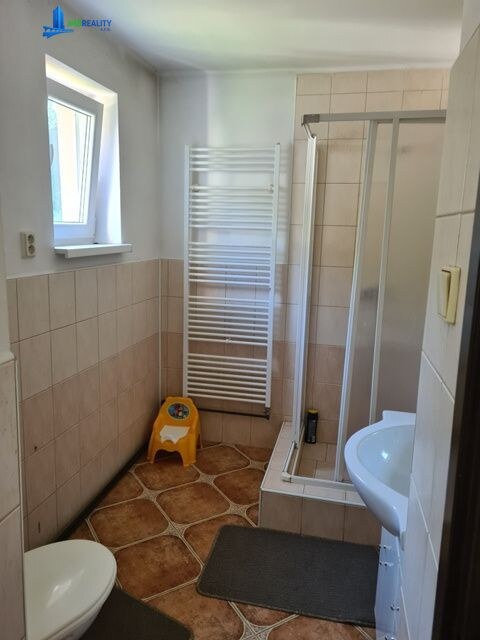 Zaujímavá väčšia nehnuteľnosť na bývanie, podnikanie, prípadne rekreáciu — foto 25