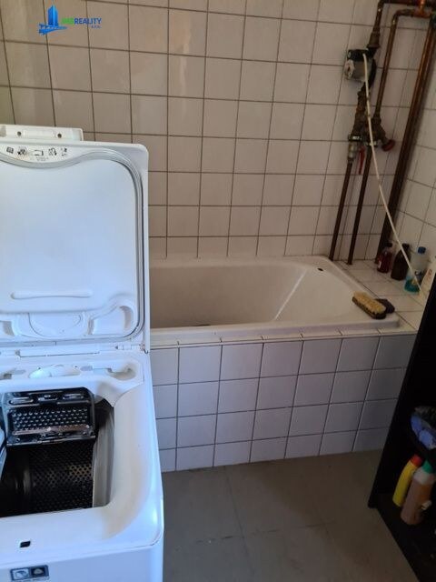 Zaujímavá väčšia nehnuteľnosť na bývanie, podnikanie, prípadne rekreáciu — foto 50
