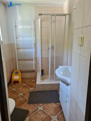 Zaujímavá väčšia nehnuteľnosť na bývanie, podnikanie, prípadne rekreáciu — foto 24