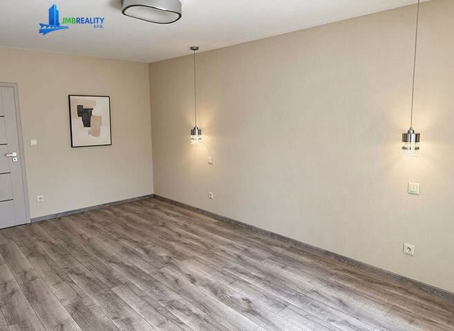 Kompletne novo zrekonštruovaný 2-izb. byt s balkónom. — foto 4