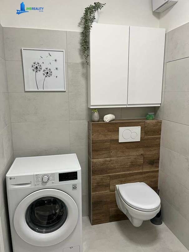 2i zariadený byt s garážovým státím v BB, Petelenova ulica — foto 19
