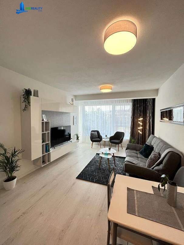 2i zariadený byt s garážovým státím v BB, Petelenova ulica — foto 2