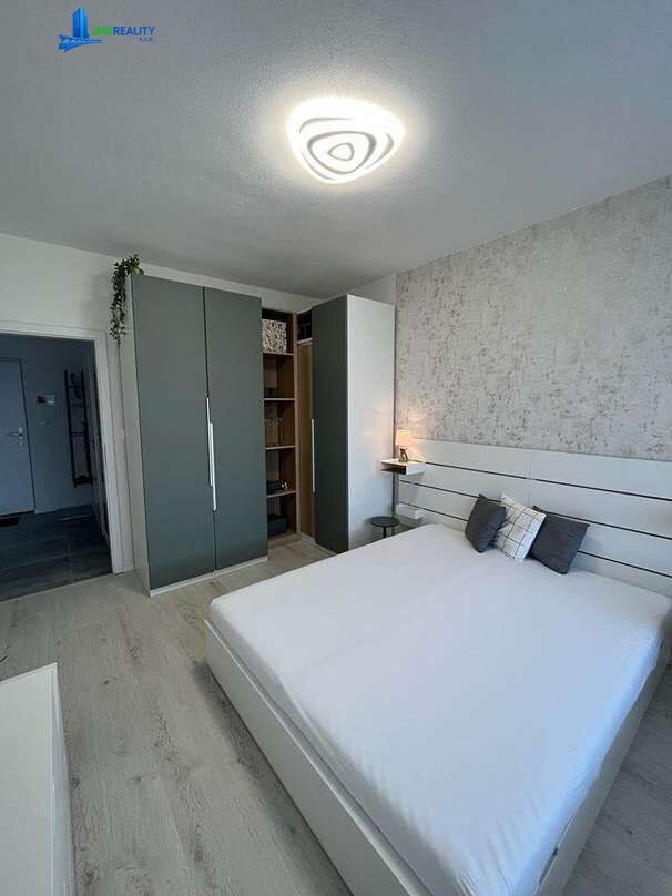 2i zariadený byt s garážovým státím v BB, Petelenova ulica — foto 25