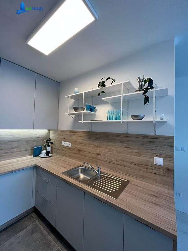 2i zariadený byt s garážovým státím v BB, Petelenova ulica — foto 9