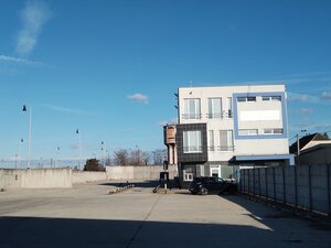 Polyfunkčný - prevádzkový areál so železničnou vlečkou v Senci — foto 1