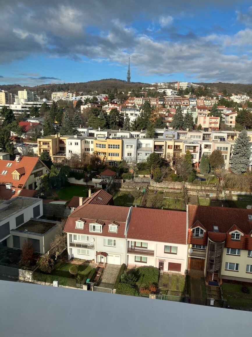 8 izbový, dvojgeneračný rodinný dom (2 byty) v BA III, Kramáre, v blízkosti Deutsche schulle  — foto 2