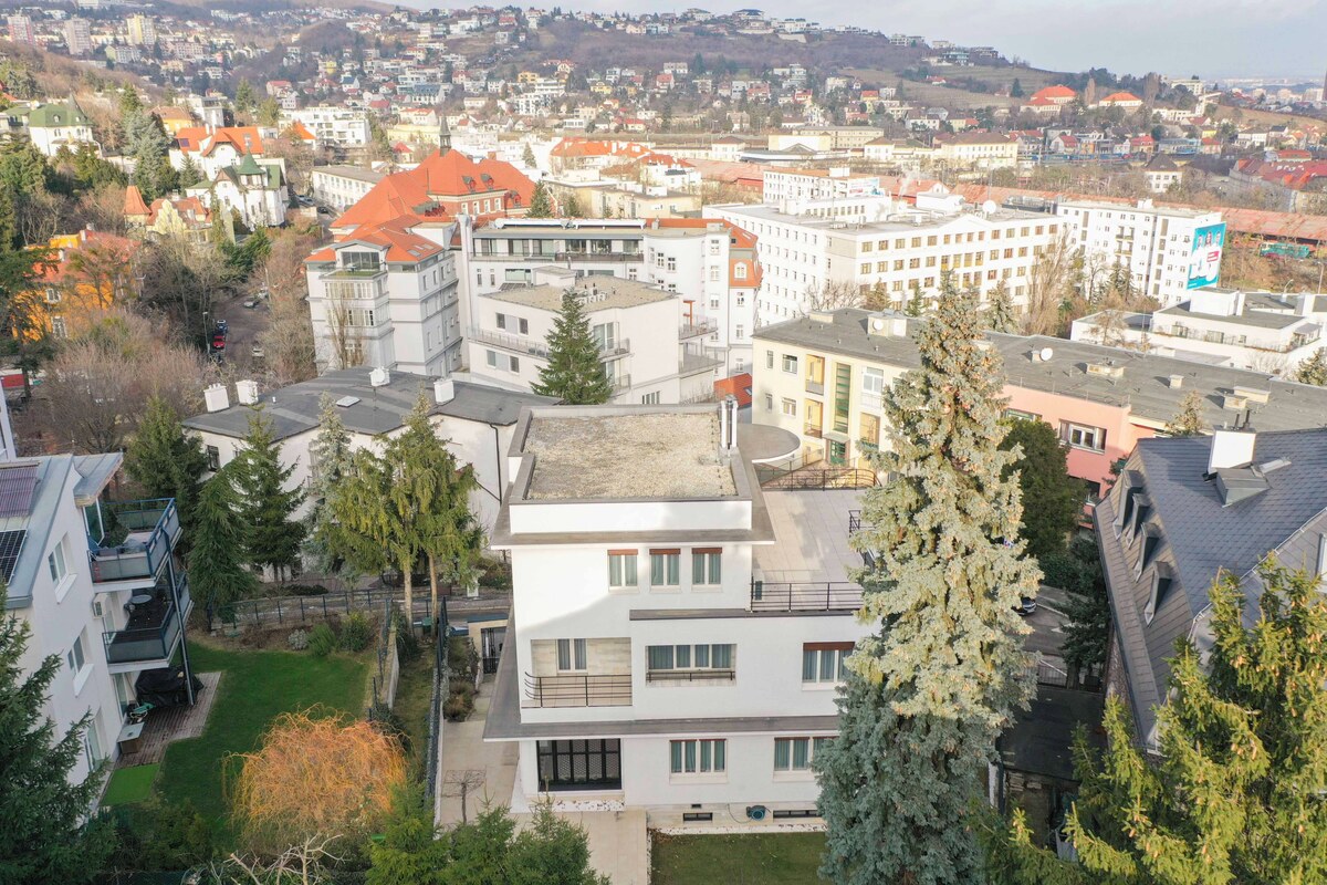 Nová vila s krásnym výhľadom pod bratislavským Slavínom na predaj — foto 3