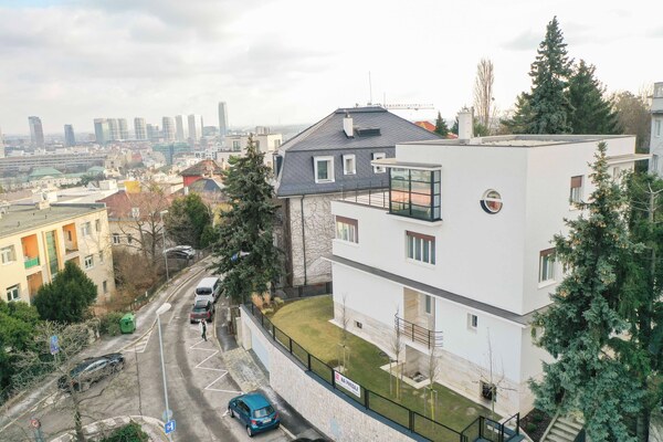 Nová vila s krásnym výhľadom pod bratislavským Slavínom na predaj