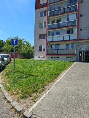 Predaj pozemkov na ul. Úžiny od 15 m2 do 30 m2 pre vlastné využitie s možnosťou parkovania — foto 1