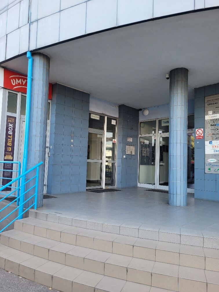 Predaj  NP - kancelárie s možnosťou prerobenia na byty v BA II, Ružinov,  na Trnavskej ceste 82 - parkovanie