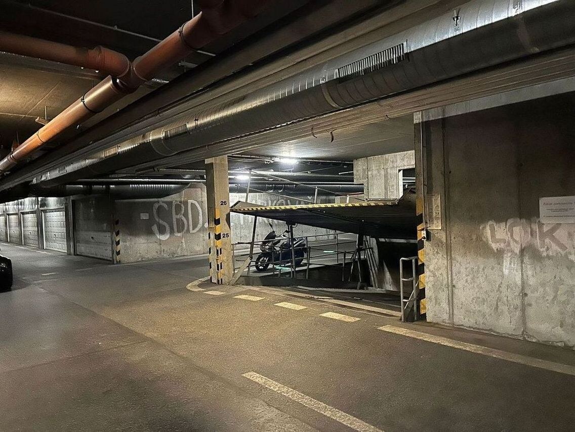 Predaj  NP - kancelárie s možnosťou prerobenia na byty v BA II, Ružinov,  na Trnavskej ceste 82 - parkovanie — foto 13