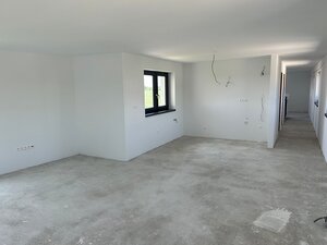 Dom na bývanie aj podnikanie v Senci, Malý Biel, Marhuľova ul. — foto 5