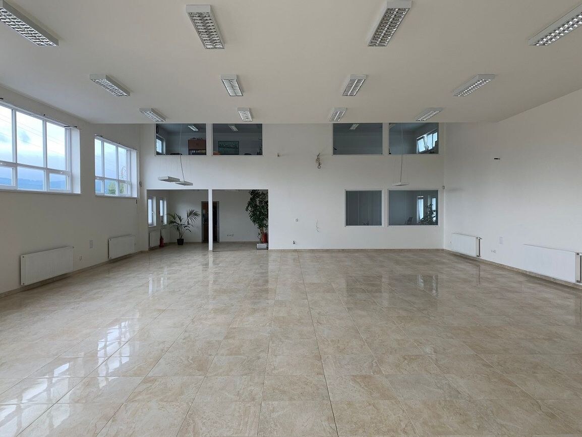 (SHOWROOM) - Obchodno - prevádzkové priestory s voľnou skladovou plochou v BA III, Novom Meste, Stará Vajnorska ul. — foto 8