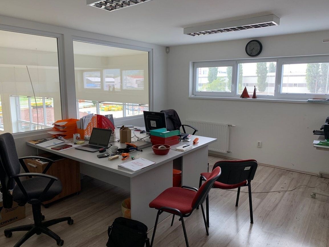(SHOWROOM) - Obchodno - prevádzkové priestory s voľnou skladovou plochou v BA III, Novom Meste, Stará Vajnorska ul. — foto 10