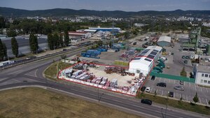 (SHOWROOM) - Obchodno - prevádzkové priestory s voľnou skladovou plochou v BA III, Novom Meste, Stará Vajnorska ul. — foto 1