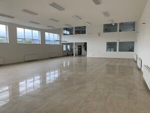 (SHOWROOM) - Obchodno - prevádzkové priestory s voľnou skladovou plochou v BA III, Novom Meste, Stará Vajnorska ul. — foto 9