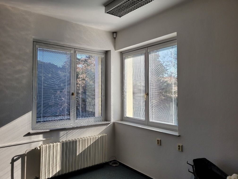 Vila  na Kmeťkovej ul. v centre Nitry - Starom Meste — foto 17