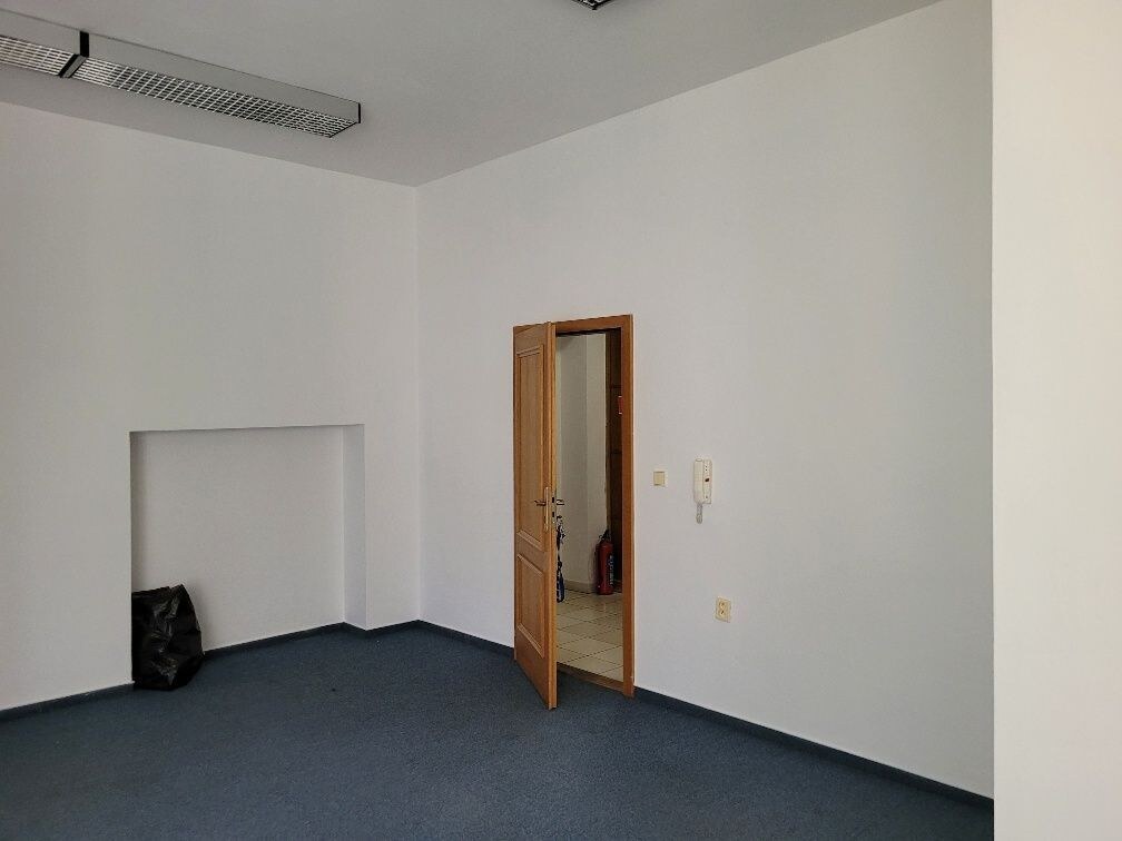 Vila  na Kmeťkovej ul. v centre Nitry - Starom Meste — foto 23