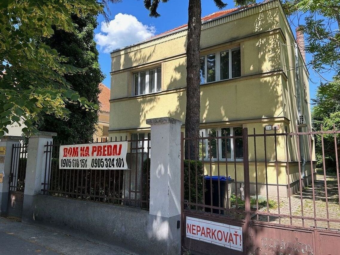 Vila  na Kmeťkovej ul. v centre Nitry - Starom Meste — foto 4
