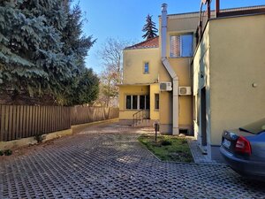 Vila  na Kmeťkovej ul. v centre Nitry - Starom Meste — foto 13