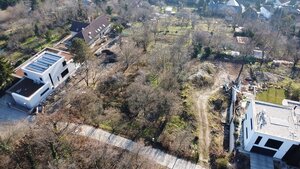 Krásny pozemok s platným stavebným povolením na moderný rodinný dom  pri lese v Bratislave III, Koliba — foto 7