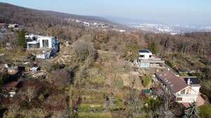 Krásny pozemok s platným stavebným povolením na moderný rodinný dom  pri lese v Bratislave III, Koliba — foto 9