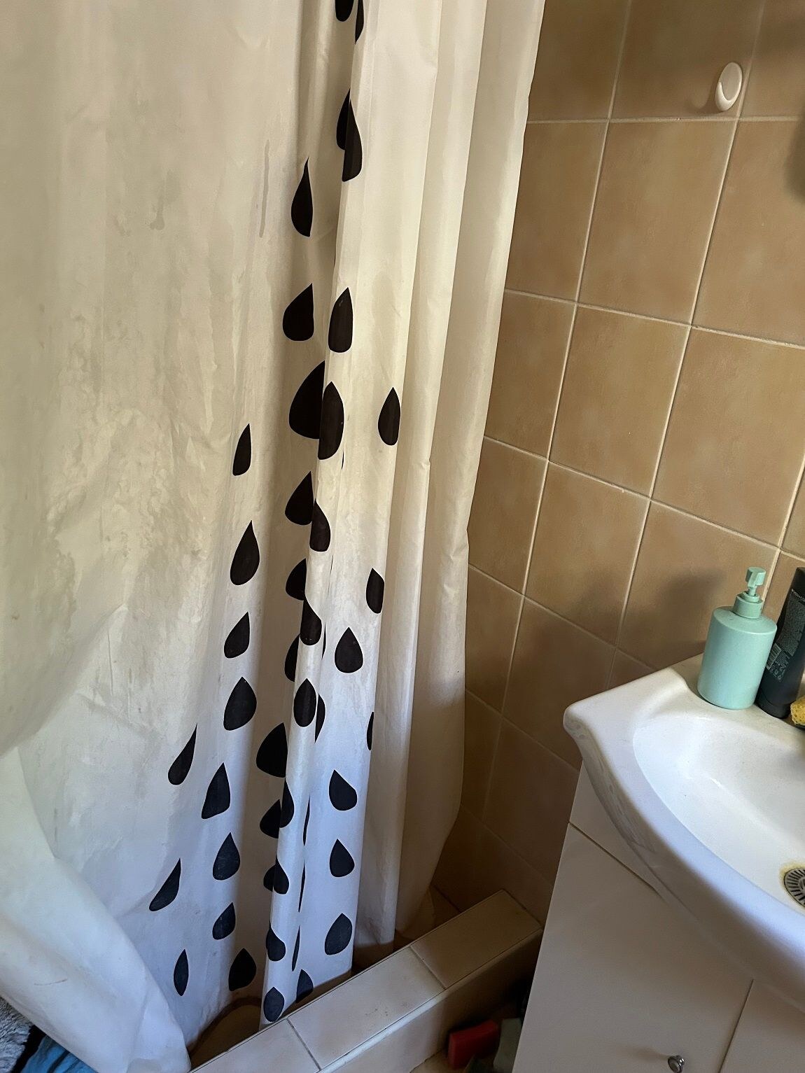 Nebytové priestory - kancelária plus apartmán, skladové priestory v centre Bratislavy (investícia) — foto 15