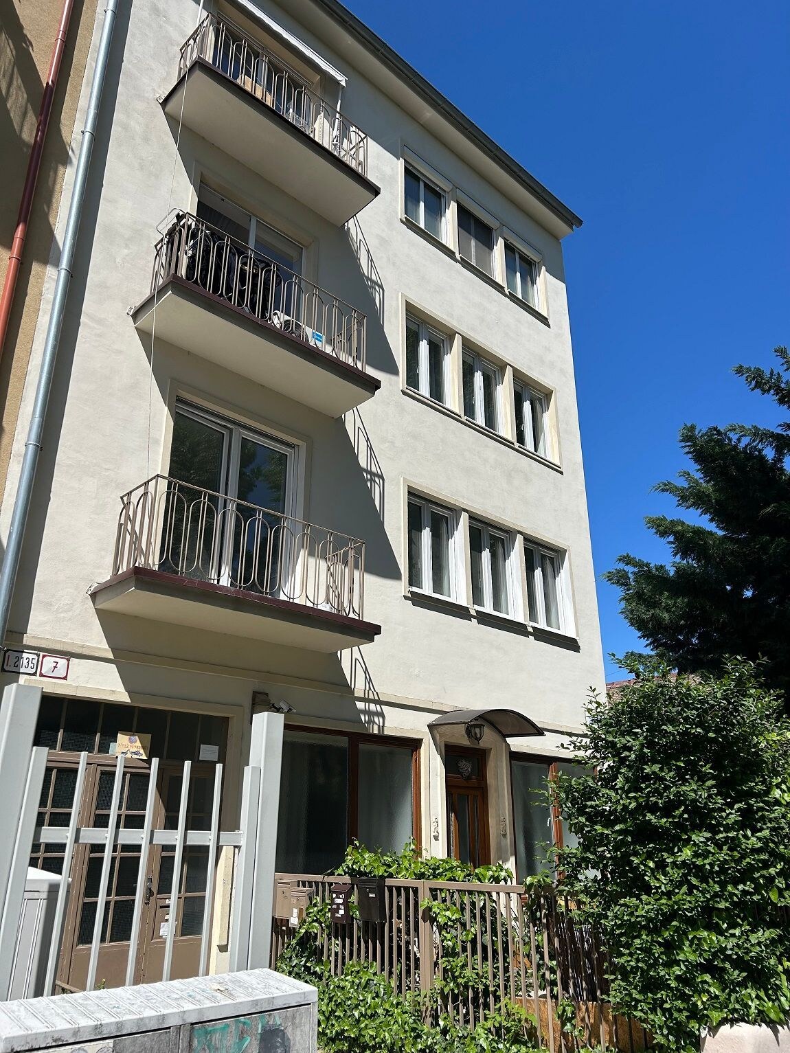 Nebytové priestory - kancelária plus apartmán, skladové priestory v centre Bratislavy (investícia) — foto 4