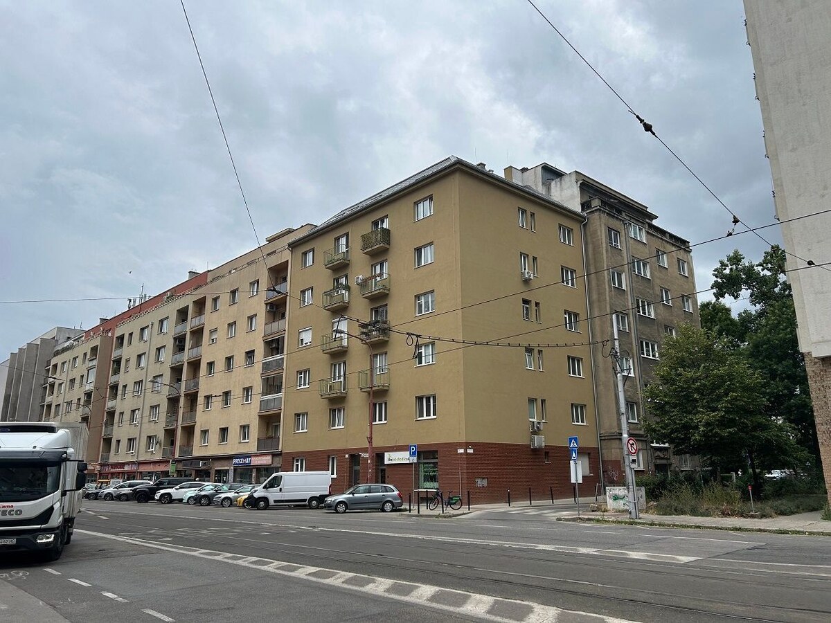 Slnečný 2-izbový podkrovný byt s balkónom – Bratislava I, Staré Mesto, Krížna ulica — foto 2