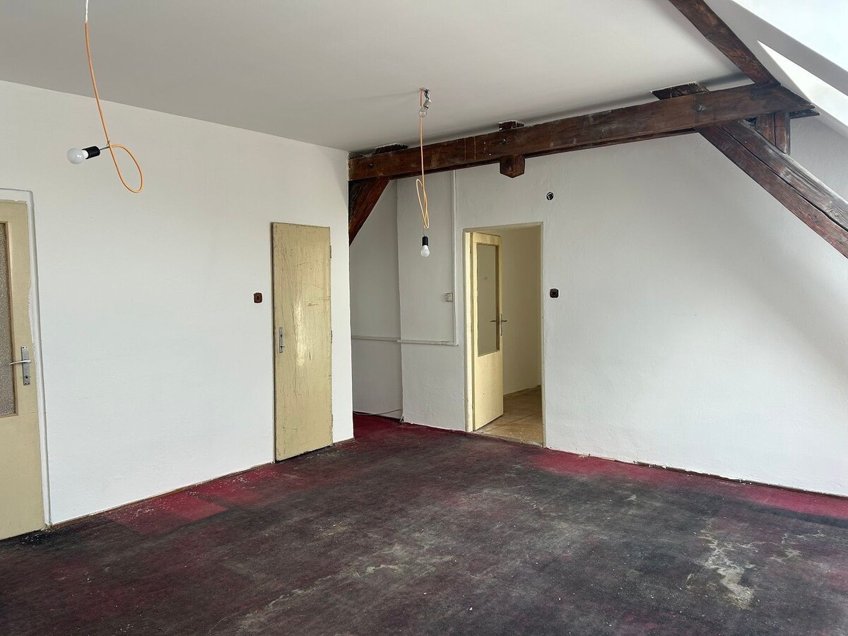 Slnečný 2-izbový podkrovný byt s balkónom – Bratislava I, Staré Mesto, Krížna ulica — foto 10