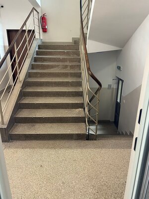 Slnečný 2-izbový podkrovný byt s balkónom – Bratislava I, Staré Mesto, Krížna ulica — foto 15
