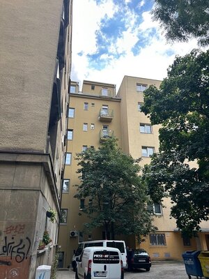 Slnečný 2-izbový podkrovný byt s balkónom – Bratislava I, Staré Mesto, Krížna ulica — foto 17