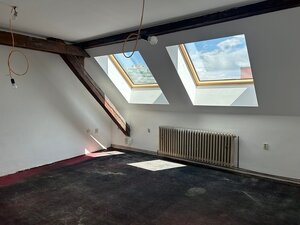 Slnečný 2-izbový podkrovný byt s balkónom – Bratislava I, Staré Mesto, Krížna ulica — foto 4