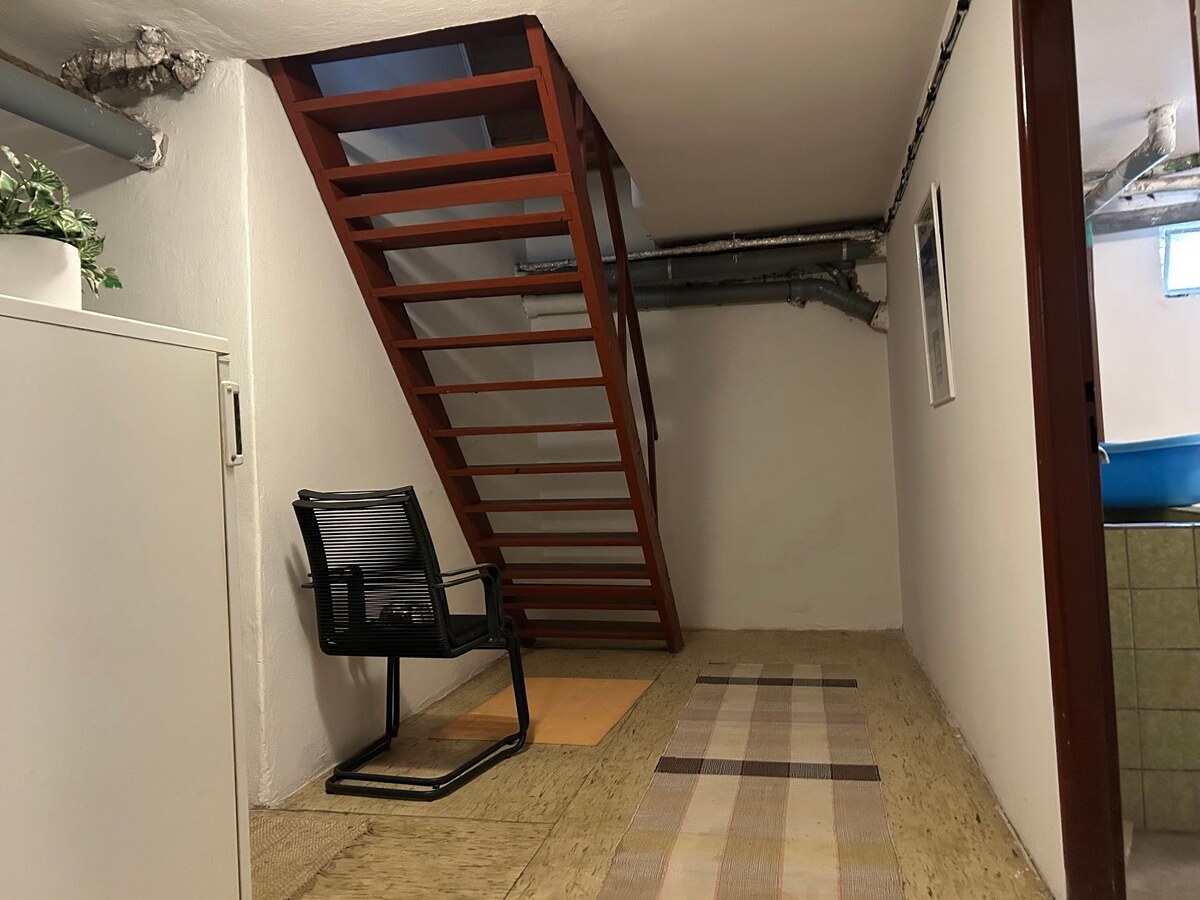 4 izbový rodinný dom s upravenou záhradou a bazénom neďaleko BA v obci Štvrtok na Ostrove — foto 29