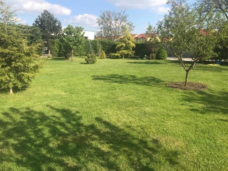 Ideálny stavebný pozemok v obci Miloslavov, Centrálna ulica — foto 3