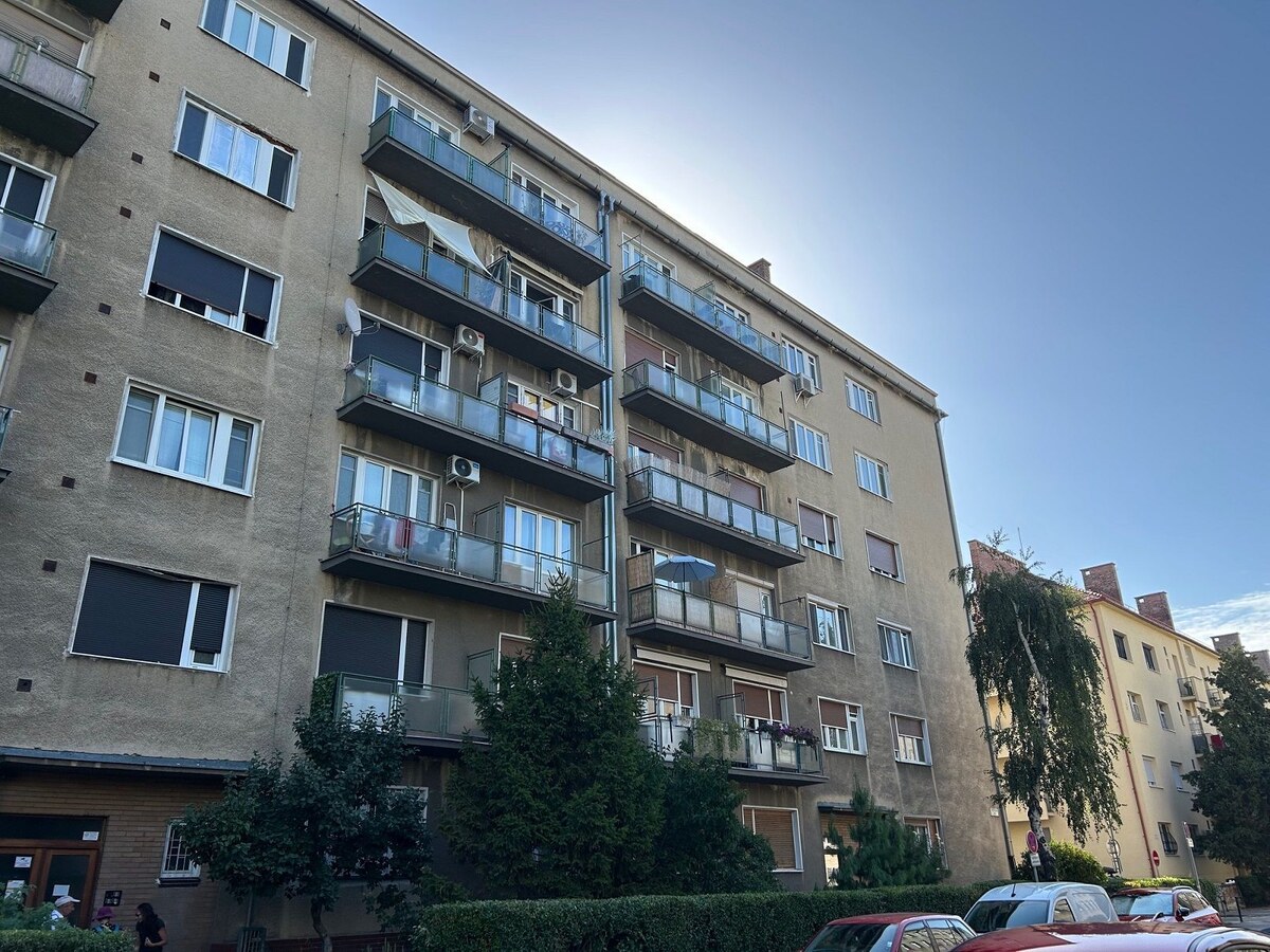PRIPRAVUJEME  - Priestranný 2-izbový tehlový byt s možnosťou prerobenia na 3-izbový Bratislava I – Staré Mesto, Justičná ul. (pri Justičnom paláci) — foto 4