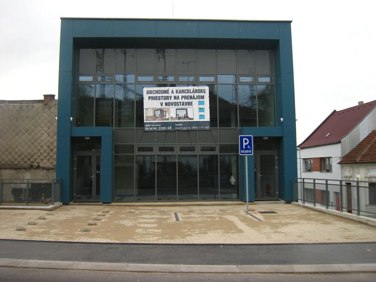 Moderné obchodné/kancelárske priestory 100 m² so 4 parkovacími miestami – Smrečianska 22, Bratislava-Nové Mesto — foto 2