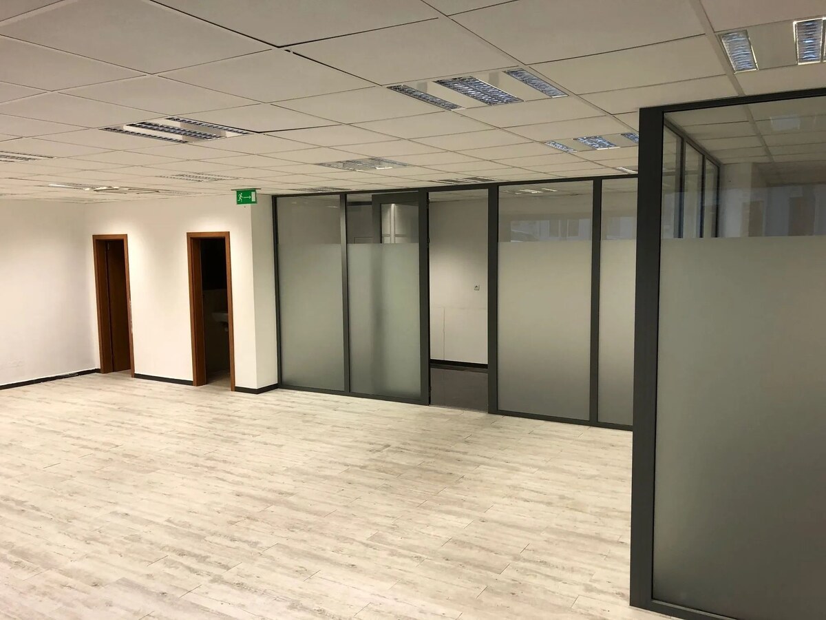 Moderné obchodné/kancelárske priestory 100 m² so 4 parkovacími miestami – Smrečianska 22, Bratislava-Nové Mesto — foto 4