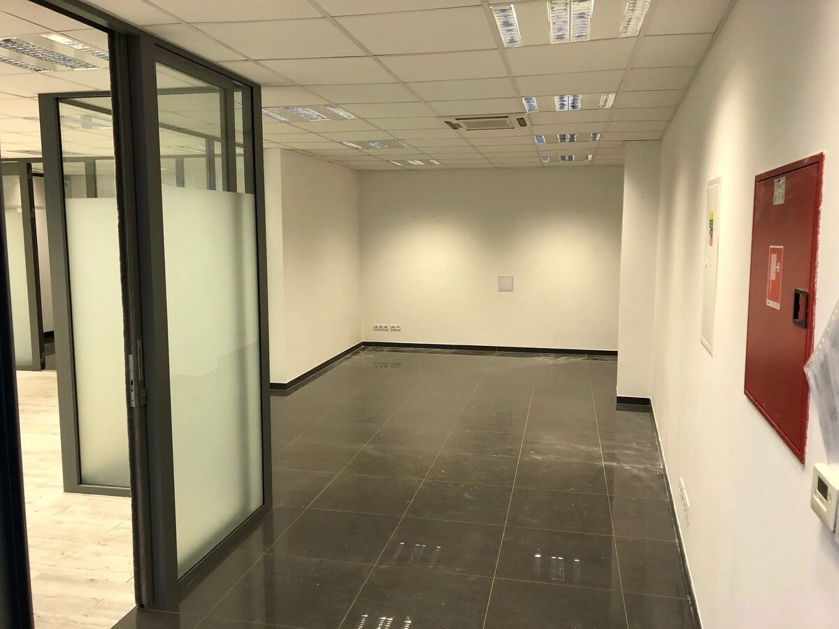 Moderné obchodné/kancelárske priestory 100 m² so 4 parkovacími miestami – Smrečianska 22, Bratislava-Nové Mesto — foto 5