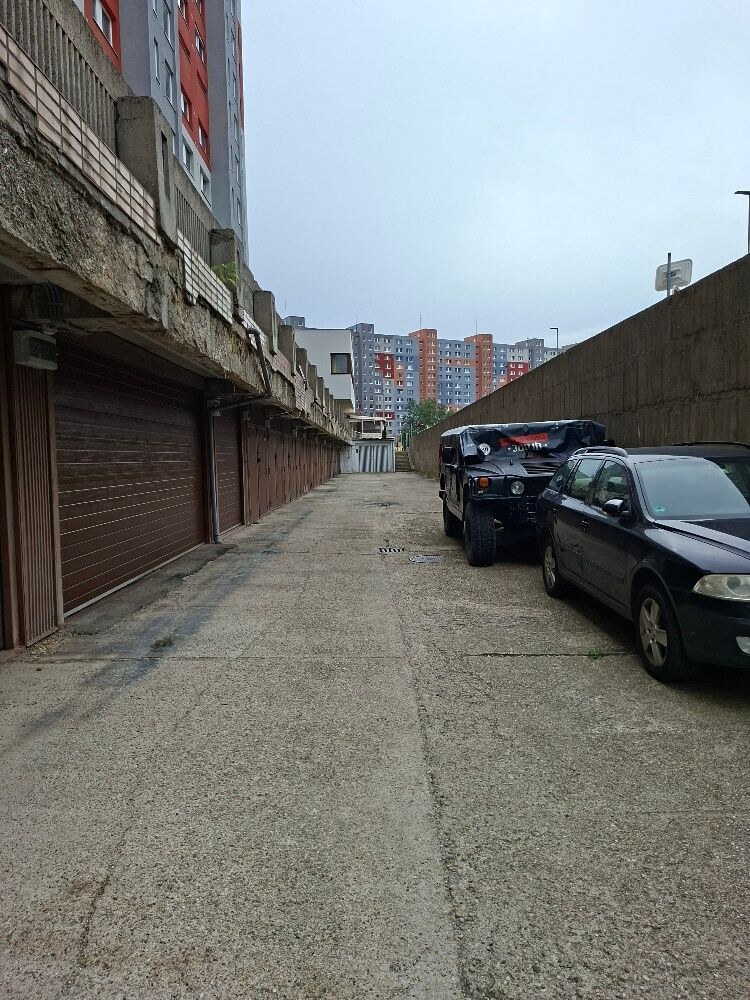 SAMOSTATNÁ GARÁŽ  – BRATISLAVA, PETRŽALKA, LACHOVA UL. — foto 5
