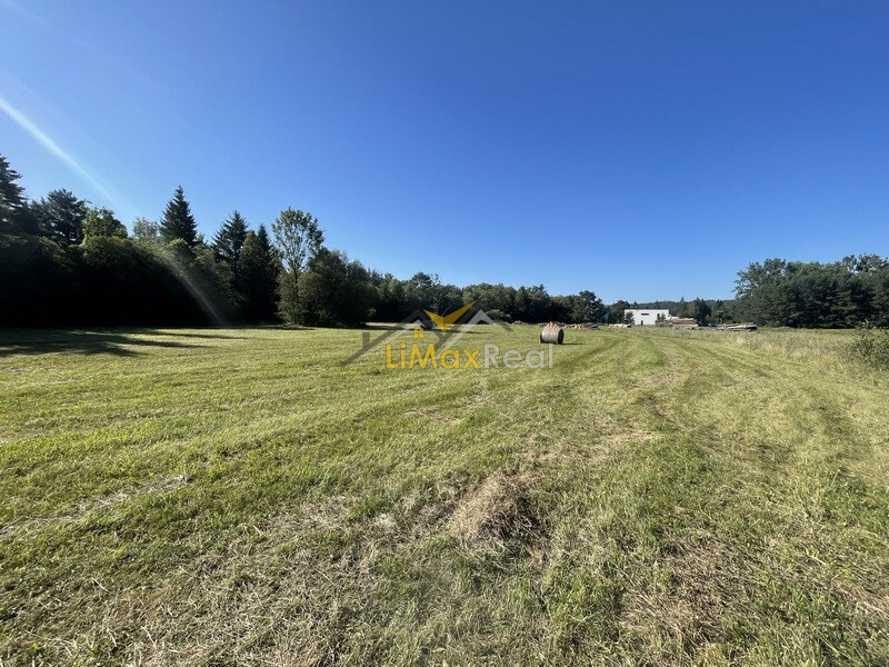 Slnečné stavebné pozemky v tichom prostredí Liptova — foto 26