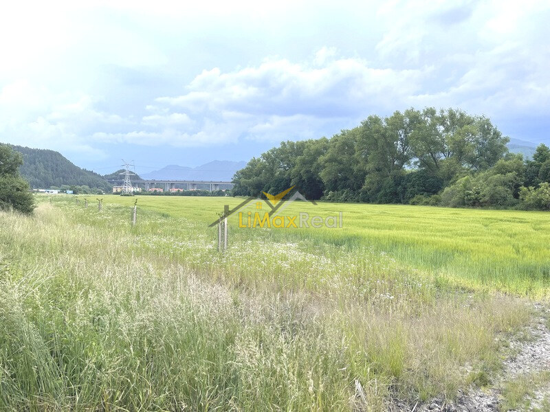 Rovinaté pozemky s IS v Liptovskom Mikuláši — foto 8