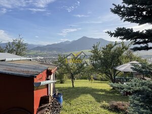Záhradka s krásnym výhľadom na Liptovský Mikuláš — foto 19
