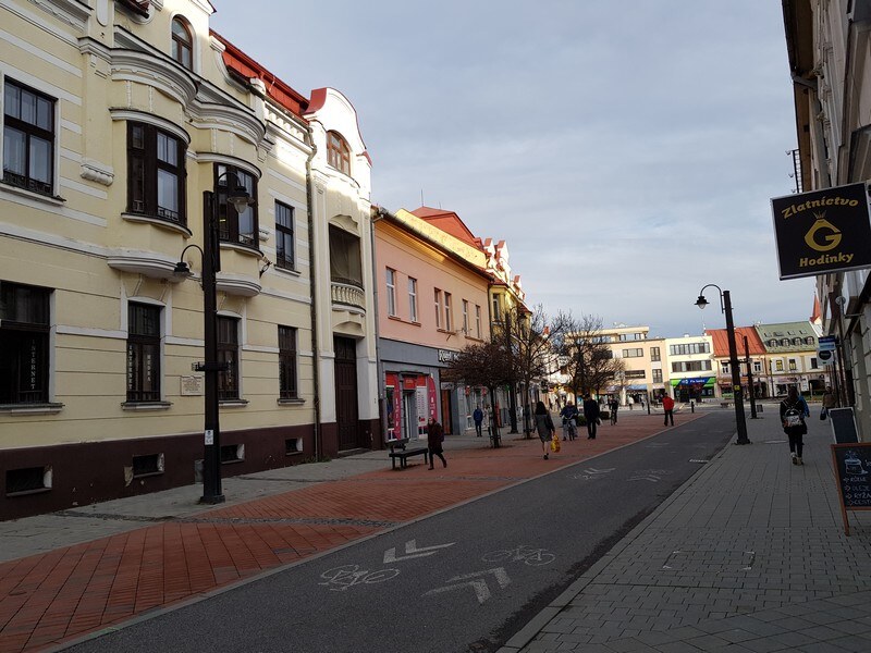 Na predaj polyfunkčná budova v centre LM