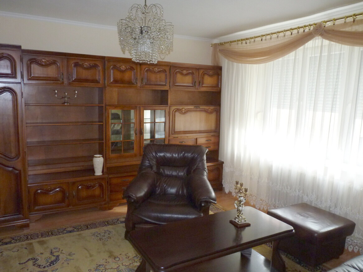 Prenájom, 3 izbový tehlový byt, Nové Zámky — foto 10